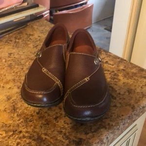 Collection by Clark’s size 6. Dark wine color.